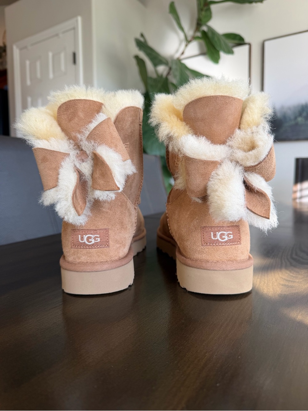 UGG Bailey Bow Shearling Boots Chestnut Size 11 – New Never Worn